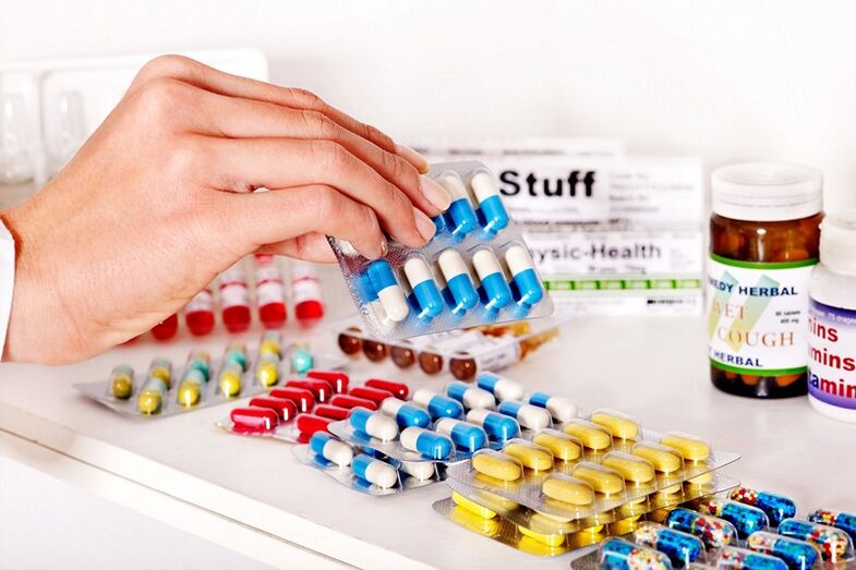 Ein Arzt sollte Medikamente zur Behandlung von Prostatitis verschreiben
